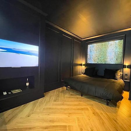 Myinsolite-L'Onyx فاوفيرت المظهر الخارجي الصورة